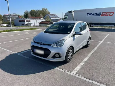 Gebraucht Hyundai i10 YES! 67 PS (49 kW) 2015 Grau Kleinwagen
