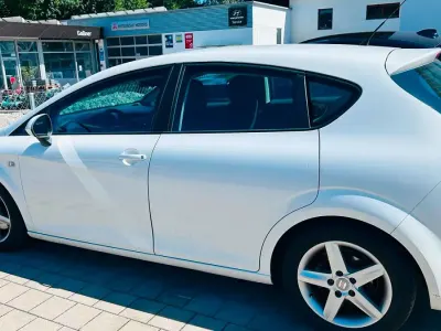 Gebraucht Seat Leon 102 PS (75 kW) 2009 Weiß Kleinwagen