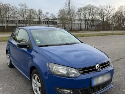Gebraucht VW Polo Match 105 PS (77 kW) 2013 Blau Kleinwagen