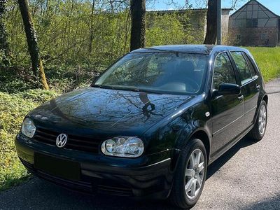 Usata VW Golf IV 101 CV (74 kW) 2003 Nero Utilitaria
