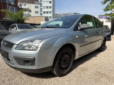 Occasion Ford Focus Trend 101 ch (74 kW) 2004 Argent Berline
