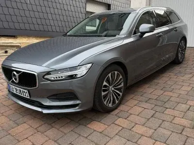 Gebraucht Volvo V90 Momentum 150 PS (110 kW) 2019 Grau Kombi