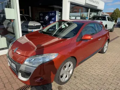 Gebraucht Renault Mégane Coupé Dynamique 110 PS (80 kW) 2009 Orange Coupé