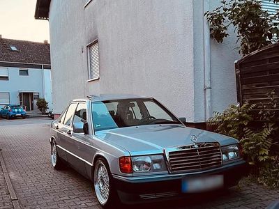 Usado Mercedes 190 122 HP (89 kW) 1991 Prateado Sedan