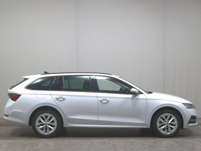 Gebraucht Skoda Octavia Ambition 204 PS (150 kW) 2022 Weiss Kombi
