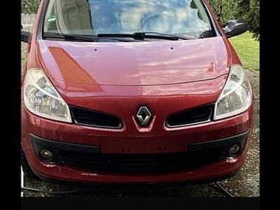 Gebraucht Renault Clio II 60 PS (44 kW) 2005 Rot Kleinwagen