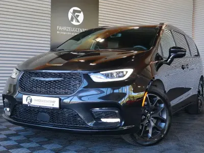 Gebraucht Chrysler Pacifica Limited 291 PS (214 kW) 2022 Schwarz Van