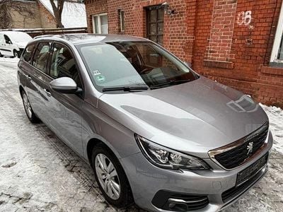 Gebraucht Peugeot 308 SW Active 131 PS (96 kW) 2021 Weiß Kombi