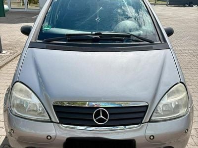 Usata Mercedes A160 102 CV (75 kW) 2000 Argento Utilitaria