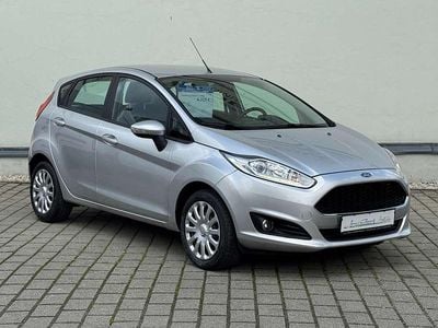 Second-hand Ford Fiesta Celebration 82 CP (60 kW) 2016 Argintiu Berlinǎ