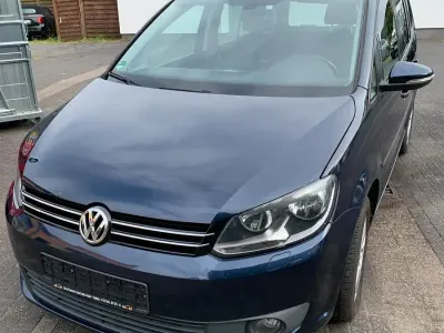 Gebraucht VW Touran 105 PS (77 kW) 2013 Blau Van / Kleinbus