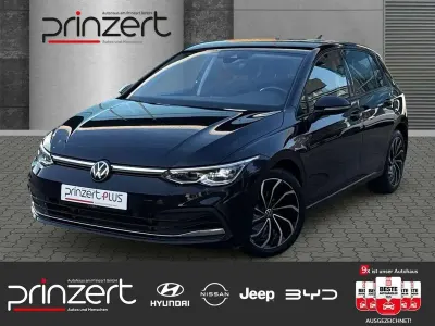 Gebraucht VW Golf VIII Active 150 PS (110 kW) 2023 Deep black perleffekt Limousine
