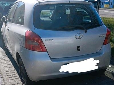 Usata Toyota Yaris 70 CV (51 kW) 2007 Argento Utilitaria