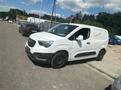 Gebraucht Opel Combo Edition 102 PS (75 kW) 2019 Weiß Van / Kleinbus