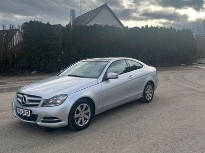 Gebraucht Mercedes C180 156 PS (114 kW) 2011 Silber Coupé