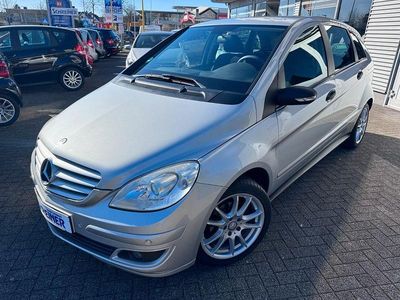 Usata Mercedes B150 95 CV (69 kW) 2006 Argento Monovolume