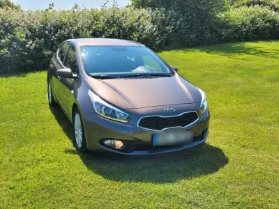 Gebraucht Kia Ceed Edition 7 99 PS (72 kW) 2012 Braun Kleinwagen