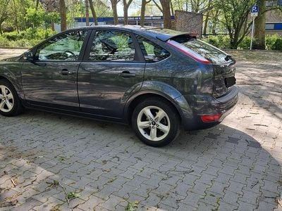 Blau Gebraucht 2010 Ford Focus Kombi | 2.500 € (Fairer Preis)