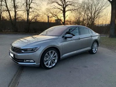 Używany VW Passat Highline 239 KM (175 kW) 2015 Beżowy Sedan/Limuzyna
