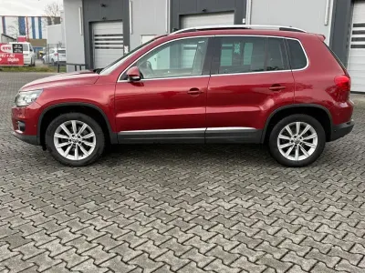 Gebraucht VW Tiguan Sportline 122 PS (89 kW) 2012 Rot SUV