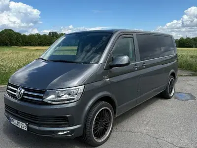 Gebraucht VW Multivan 204 PS (150 kW) 2018 Grau Van / Kleinbus