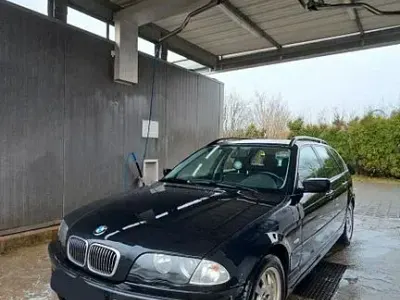 Gebraucht BMW 320 170 PS (125 kW) 2001 Schwarz Kombi