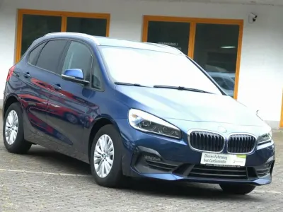 Gebraucht BMW 220 Active Tourer Advantage 190 PS (139 kW) 2021 Blau Van / Kleinbus