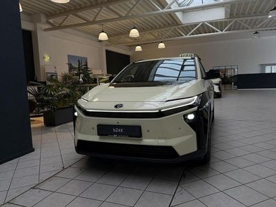 Neu Toyota bZ4X Lounge 166 kW (226 PS) 2026 Tiefschwarz mica metallic (schwarz) SUV