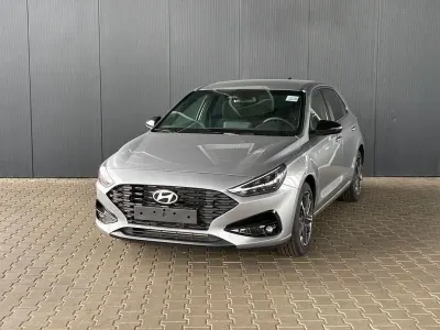 Neu Hyundai i30 Comfort 101 PS (74 kW) 2025 Silber Limousine
