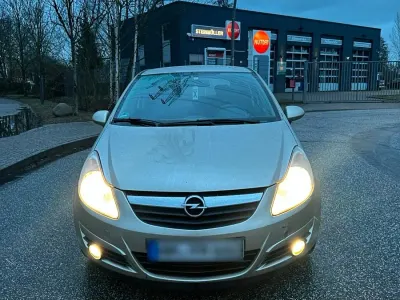 Używany Opel Corsa 54 KM (39 kW) 2007 Żółty Hatchback
