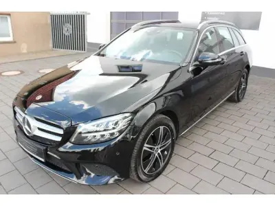 Gebraucht Mercedes C200 Avantgarde 160 PS (117 kW) 2021 Schwarz Kombi