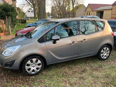 gebraucht Opel Meriva Selection 1,7 TDI 101 PS