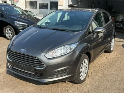 Gebraucht Ford Fiesta 80 PS (58 kW) 2016 Magnetic Kleinwagen