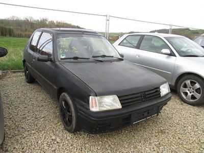 gebraucht Peugeot 205 xs 1.4i schwarz matt -sieht böse aus bj 1991