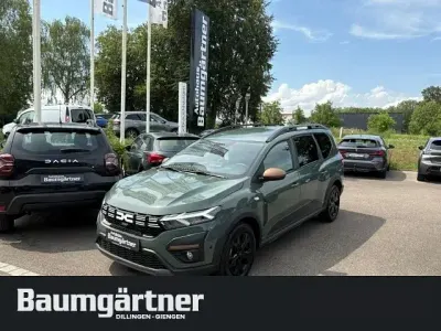 Gebraucht Dacia Jogger Extreme 110 PS (80 kW) 2024 Safarigrüngrau metallic Van / Kleinbus