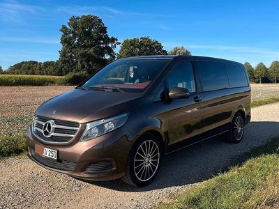 Gold Gebraucht 2016 Mercedes V250 Van / Kleinbus | 29.999 € (Etwas zu teuer)