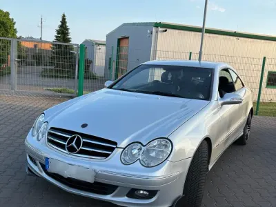 Gebraucht Mercedes CLK220 150 PS (110 kW) 2007 Silber Coupé