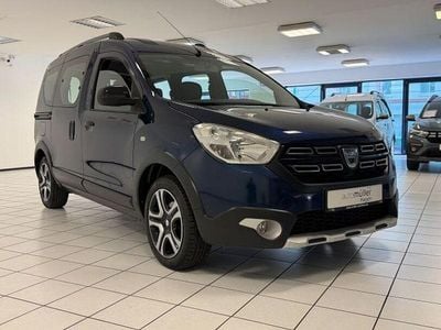 Gebraucht Dacia Dokker Celebration 116 PS (85 kW) 2018 Blau cosmos Van / Kleinbus
