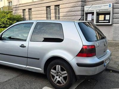 Usata VW Golf IV 105 CV (77 kW) 2001 Argento Utilitaria