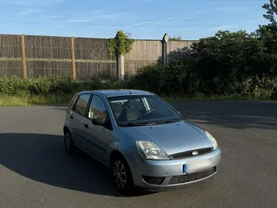 Gebraucht Ford Fiesta 69 PS (50 kW) 2005 Blau Kleinwagen
