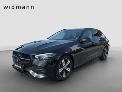 Gebraucht Mercedes C220 Avantgarde 200 PS (147 kW) 2023 Metalliclack obsidianschwarz metallic Kombi
