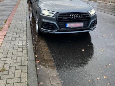 Grau Gebraucht 2020 Audi Q5 SUV | 34.500 € (Teuer)