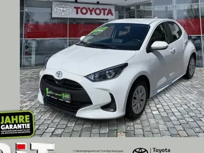 Gebraucht Toyota Yaris Comfort 72 PS (52 kW) 2022 Super white 2 Kleinwagen