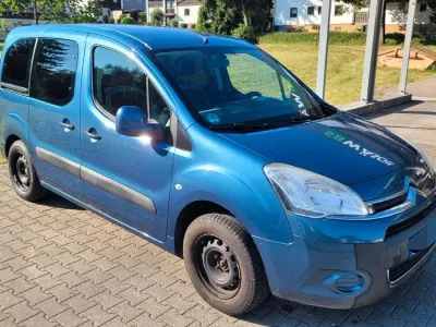 Gebraucht Citroën Berlingo 98 PS (72 kW) 2012 Blau Van / Kleinbus