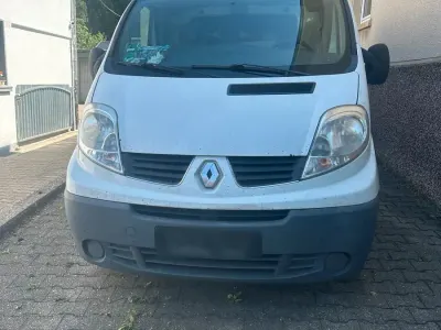 Gebraucht Renault Trafic 120 PS (88 kW) 2012 Weiß Van / Kleinbus