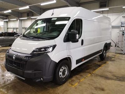 Gebraucht Peugeot Boxer 180 PS (132 kW) 2025 Lackierung weiss icy Van