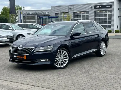 Gebraucht Skoda Superb LAURIN & KLEMENT 190 PS (139 kW) 2018 Blau Kombi