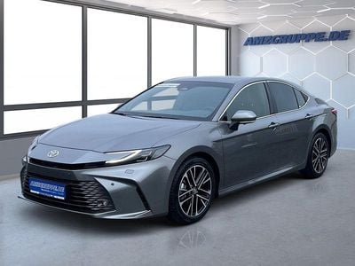 Neu Toyota Camry Executive 218 PS (160 kW) 2025 Platinum bronze met Limousine