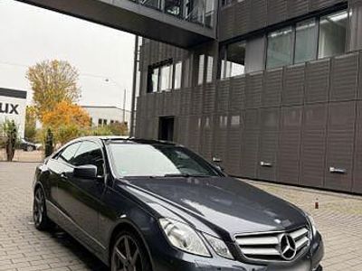 Gebraucht Mercedes E350 265 PS (194 kW) 2012 Blau Coupé