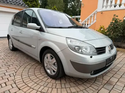 Gebraucht Renault Grand Scénic II 113 PS (83 kW) 2004 Silber Van / Kleinbus